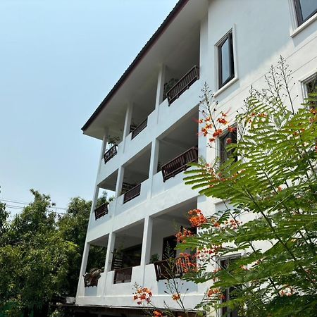 Yindee Stylish Guesthouse Chiang Mai Esterno foto